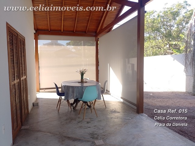 Varanda lateral (outro ângulo)