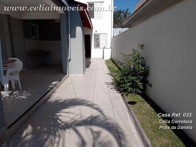 Pátio lateral direito