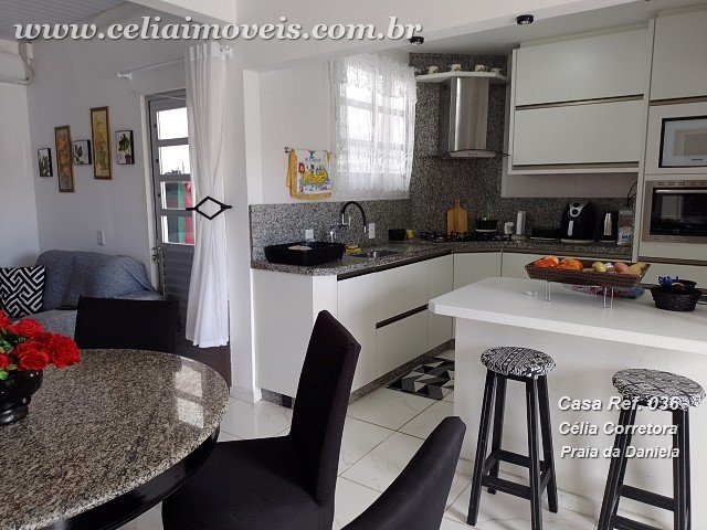 Ambiente integrado de sala, copa e cozinha